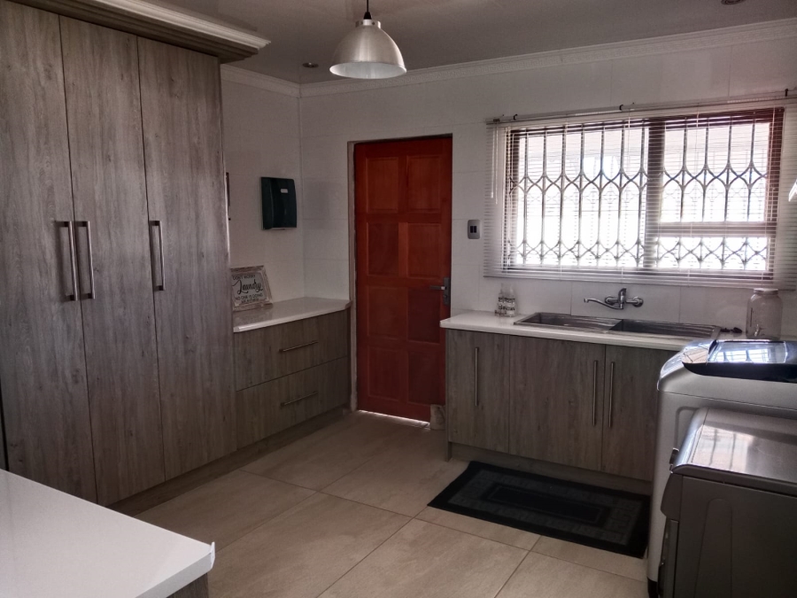 4 Bedroom Property for Sale in Flamingo Park Free State